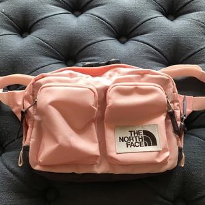 North face Fanny pack/belt bag light pink and gray - used once